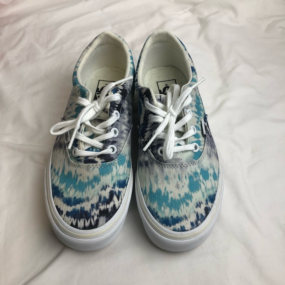 Vans tennis shoes Sz 7 - Picture 2 of 6